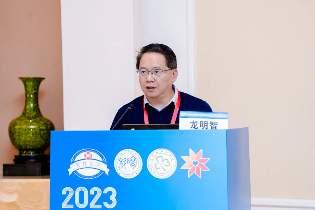 汇聚专业医学学术知识,提供线上线下整体解决方案