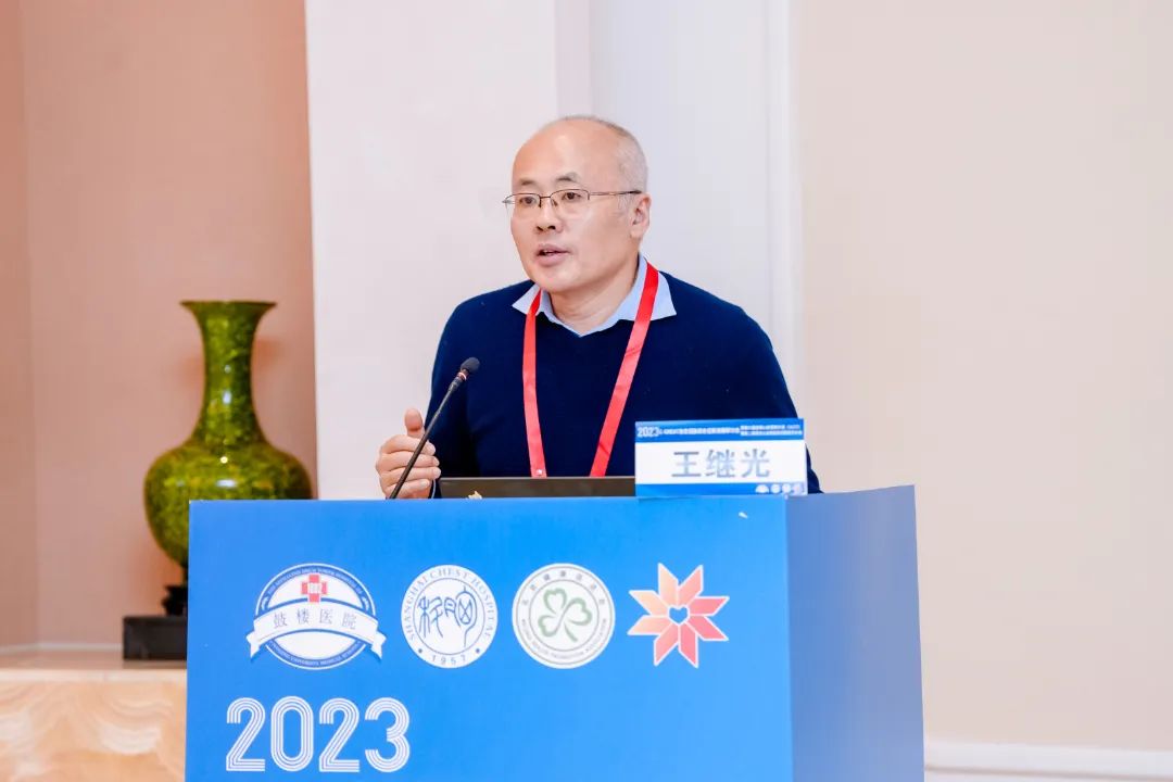 汇聚专业医学学术知识,提供线上线下整体解决方案