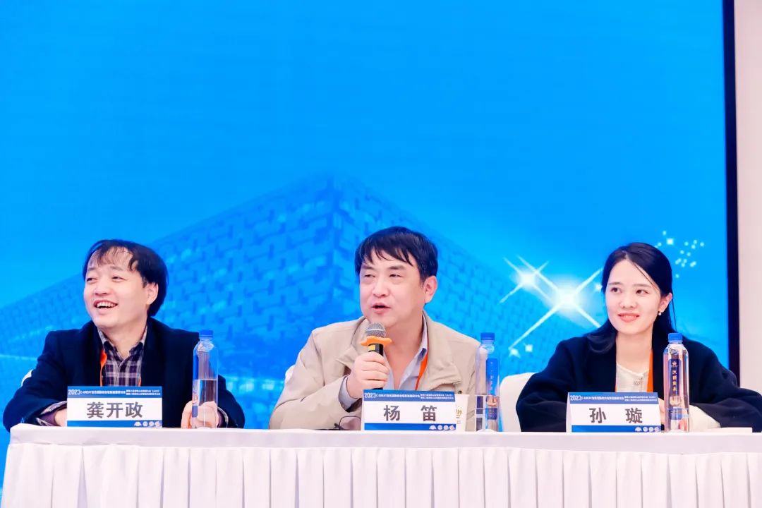 汇聚专业医学学术知识,提供线上线下整体解决方案