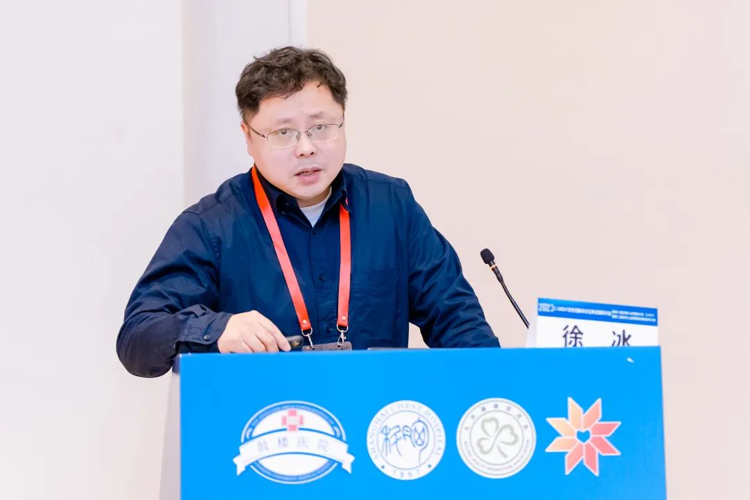汇聚专业医学学术知识,提供线上线下整体解决方案