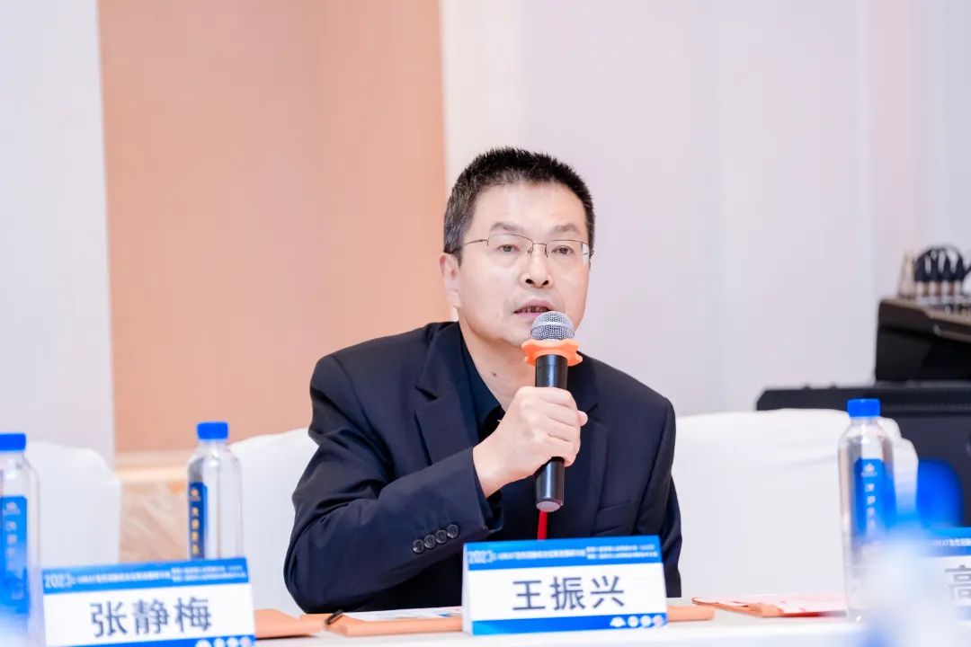 汇聚专业医学学术知识,提供线上线下整体解决方案