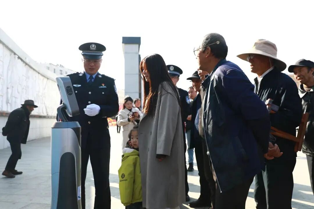 小律智能机器人：“传统+现代”多场景应用，助推现代警务提速增效