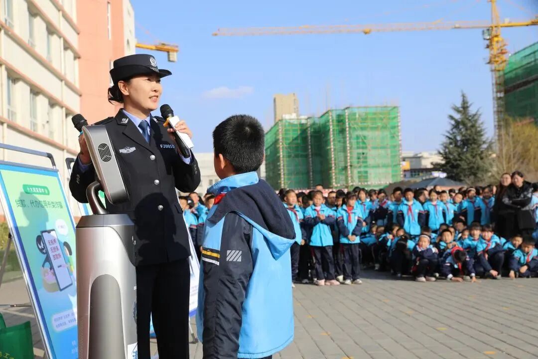小律智能机器人：“传统+现代”多场景应用，助推现代警务提速增效