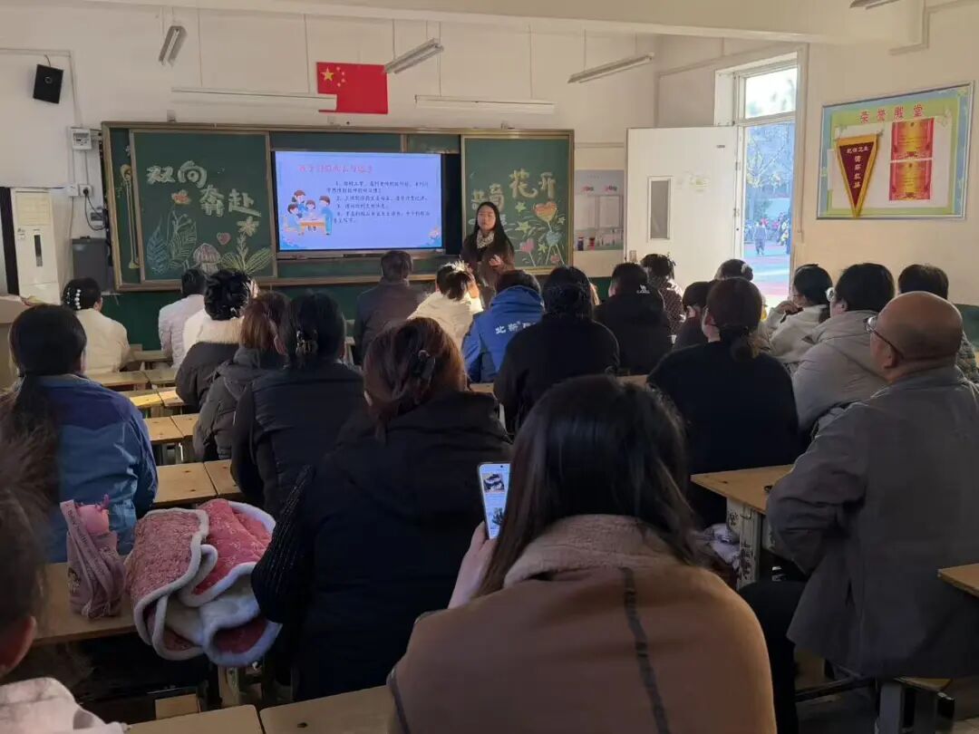 8Cg7UDjx_QROg.jpg?auth_key=1764518399-0-