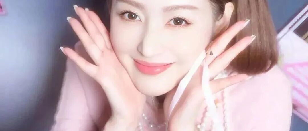 张天爱 | 一袭粉裙配高马尾,再现&ldquo;少女感天花板&rdquo;