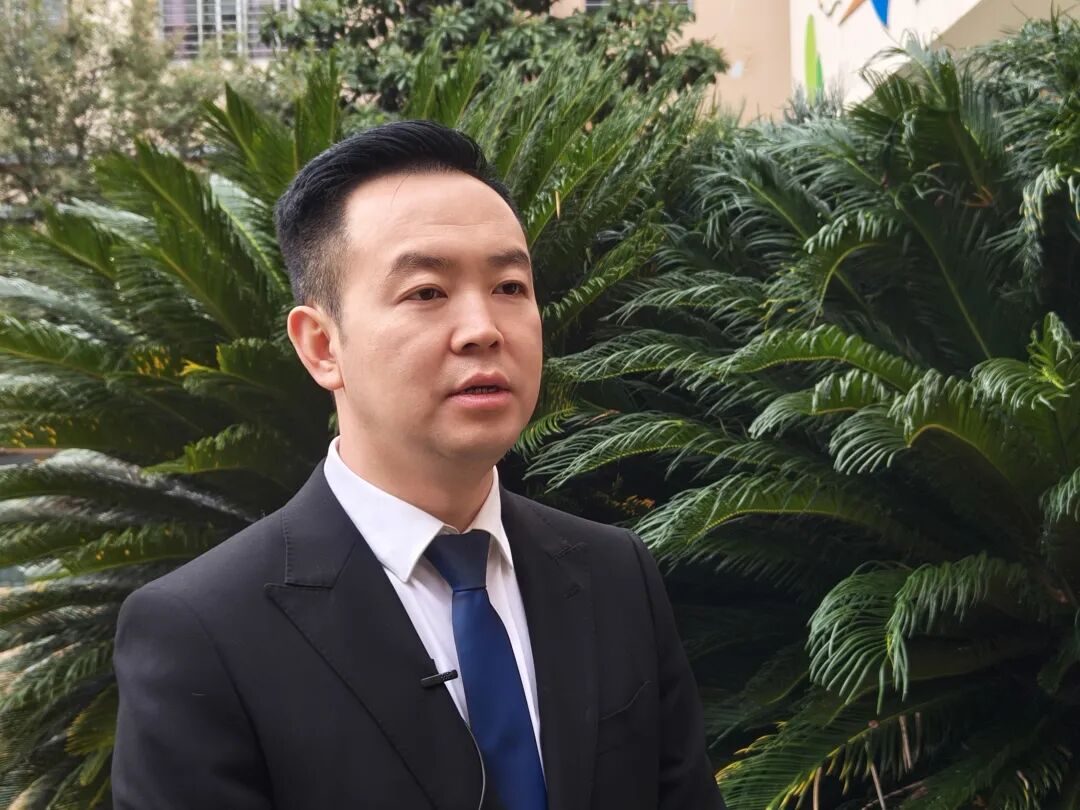 【学习贯彻党代会精神】议报告 谱新篇