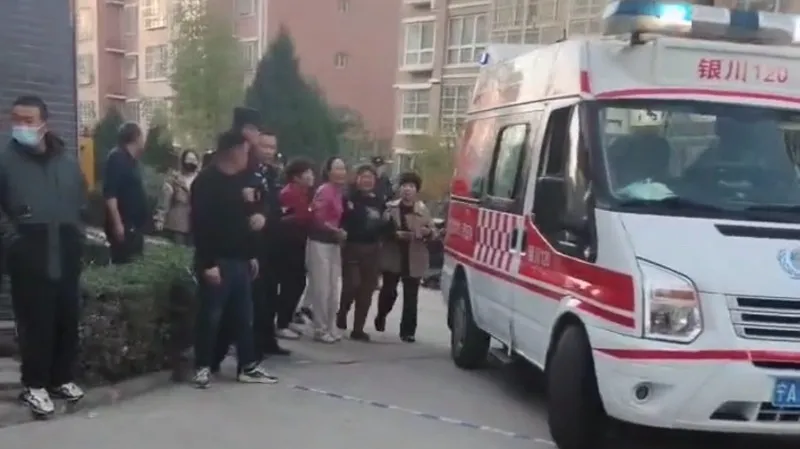 痛心!8岁女童小区内身亡,已成立联合调查组(图5) 图片