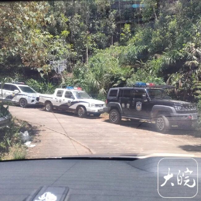 广西致5死1伤命案嫌犯逃进大山！进村盘山路民警每50米值守，村民“不敢上山”……