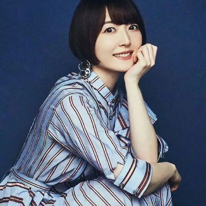 花泽香菜小野贤章离婚:声优界“金童玉女”缘尽,聚少离多成导火索