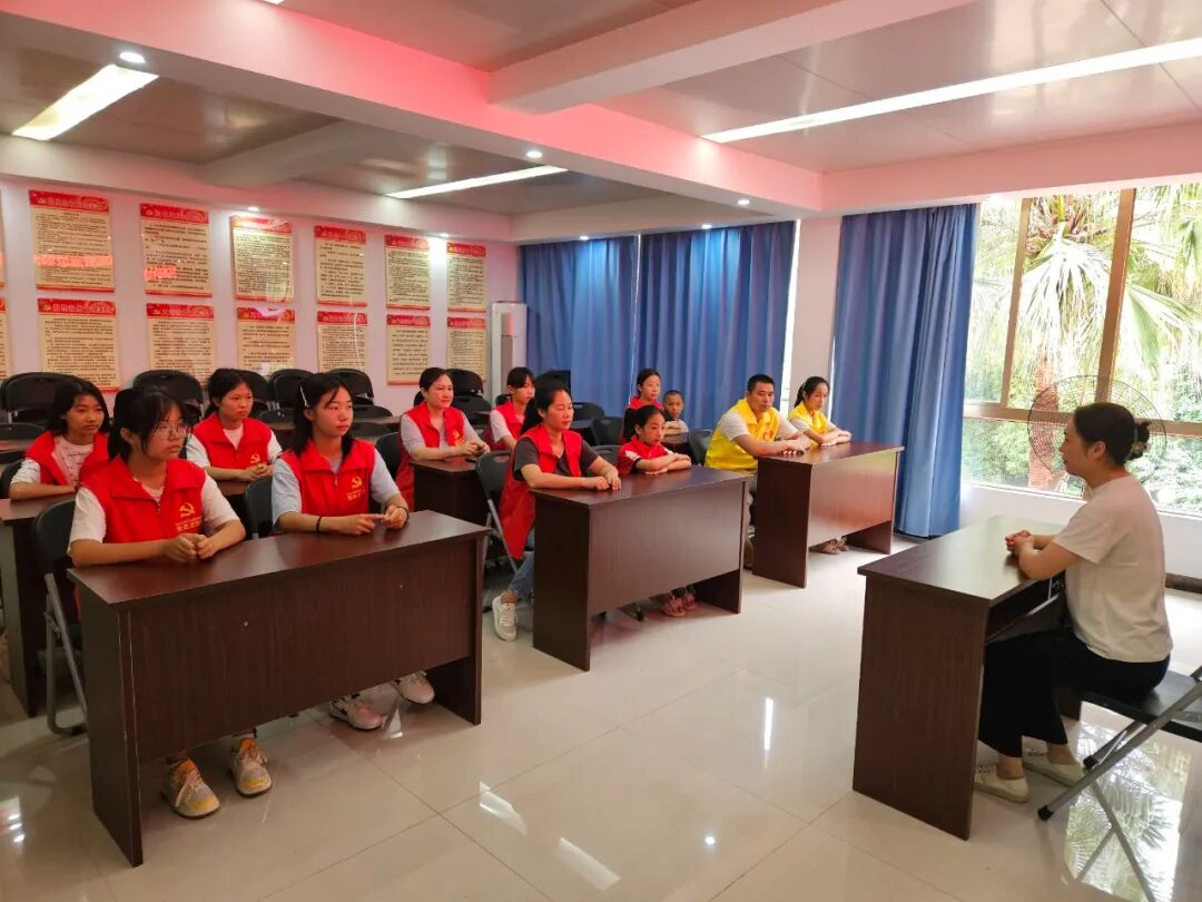 平山街道瓦窑社区开展"志愿赋能 聚力前行"志愿者培训活动