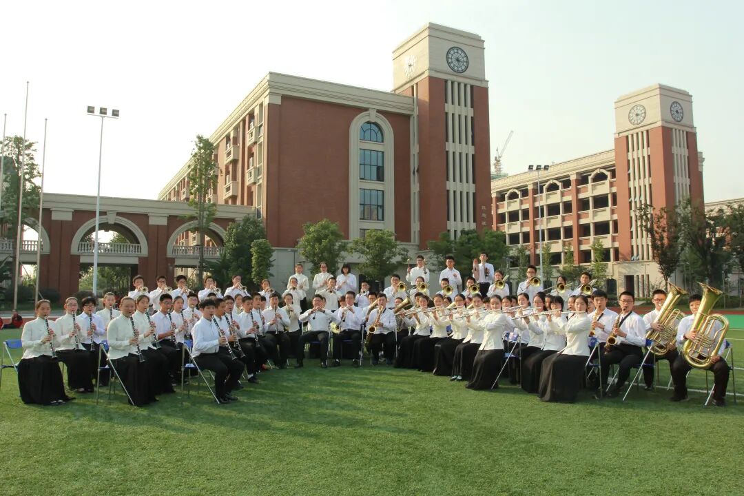 1：华四管乐团在校园合影.JPG