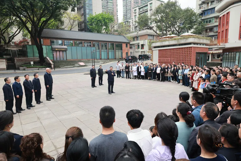 习近平在重庆考察时强调 进一步全面深化改革开放 不断谱写中国式现代化重庆篇章(图10) 图片