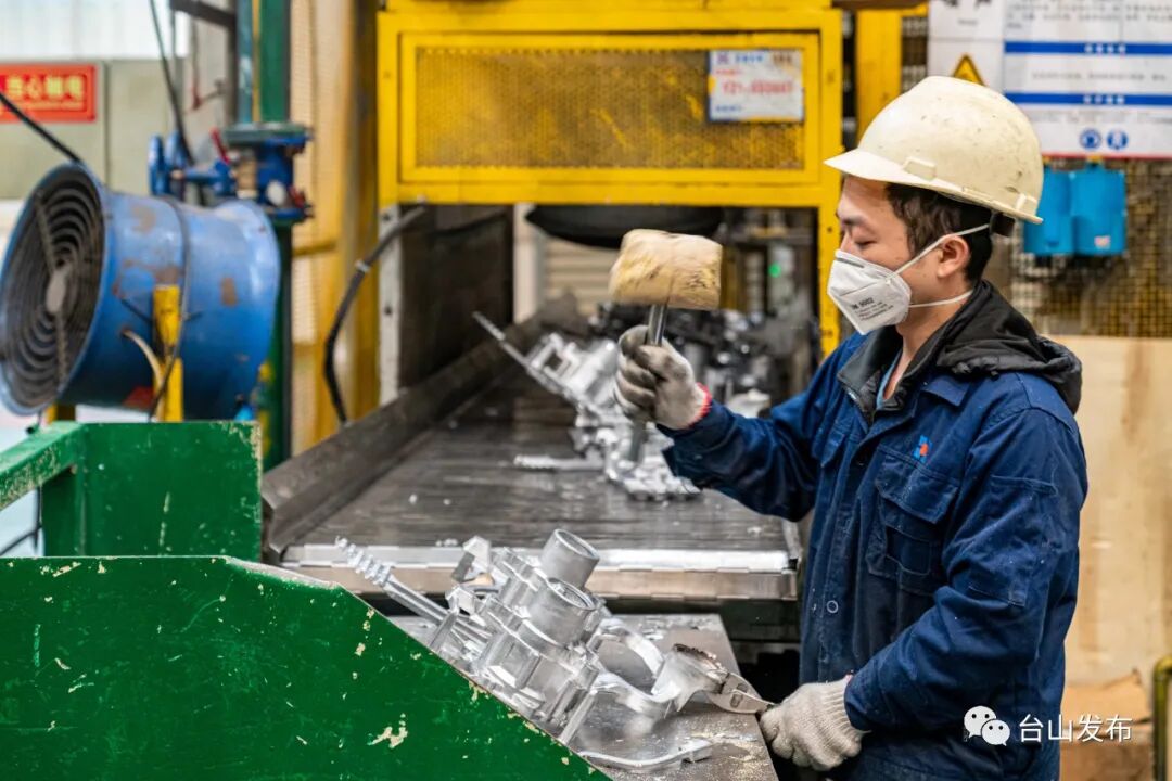 各大媒体聚焦台山战“疫”企业