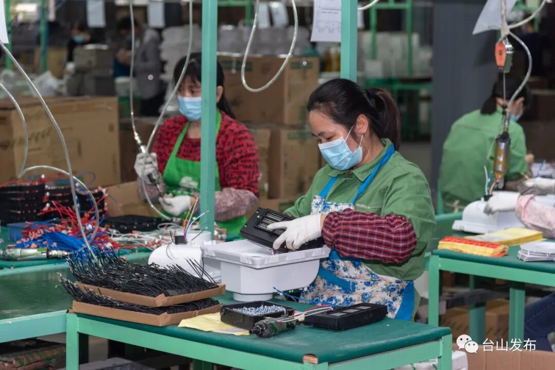 各大媒体聚焦台山战“疫”企业