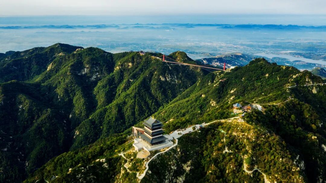 沂蒙山小调诞生地有森林覆盖率高达98%的天然森林氧吧有观东海看日出