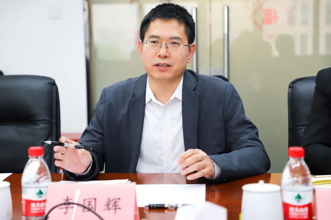 教育合作事业部总经理叶明,多语留学预科部总监张海宁,副总监