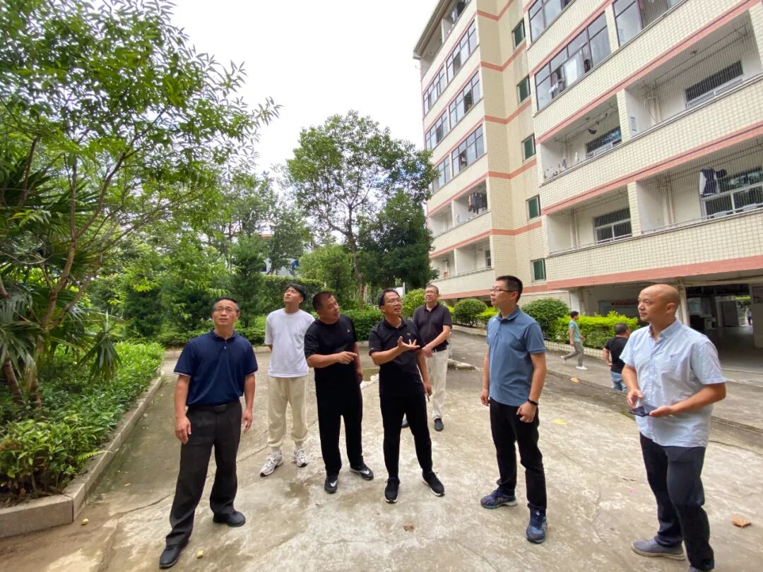 东张镇镇长到福清东张中学走访调研