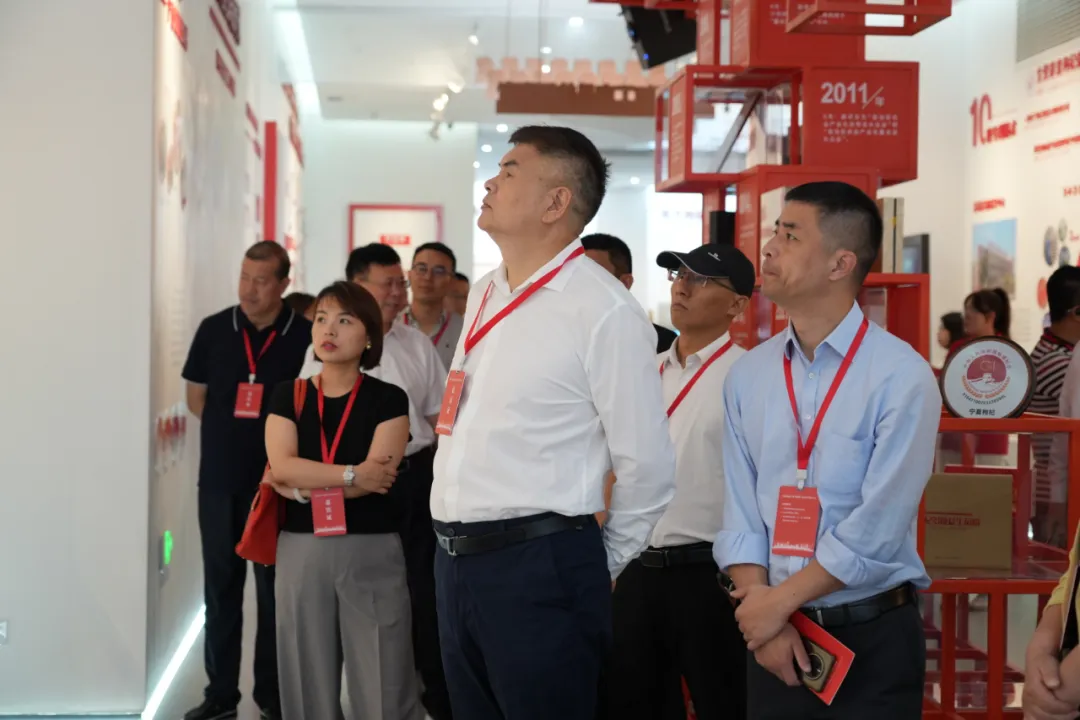 金位海主席出席全国优强民营企业助推宁夏高质量发展大会 金位海主席出席全国优强民营企业助推宁夏高质量发展大会