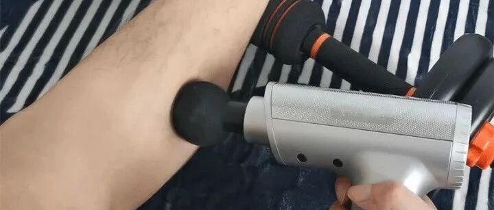 眼睛太痒，宁波大伯忍不住用筋膜枪按摩眼睛，震了几下眼前发黑直接“失明”…