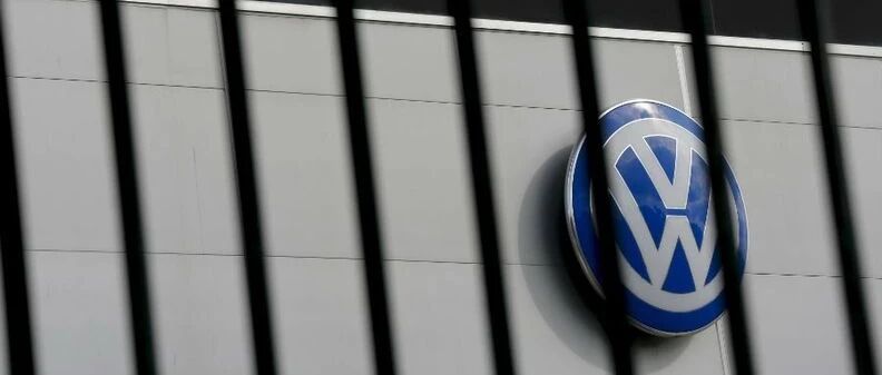 撇不清的丑闻，大跃进的电动