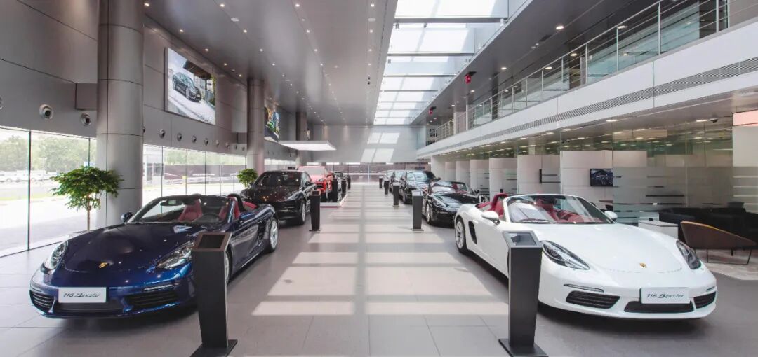 《汽车k线》实地走访北京多家保时捷中心发现,官方虽然调高个别车型的