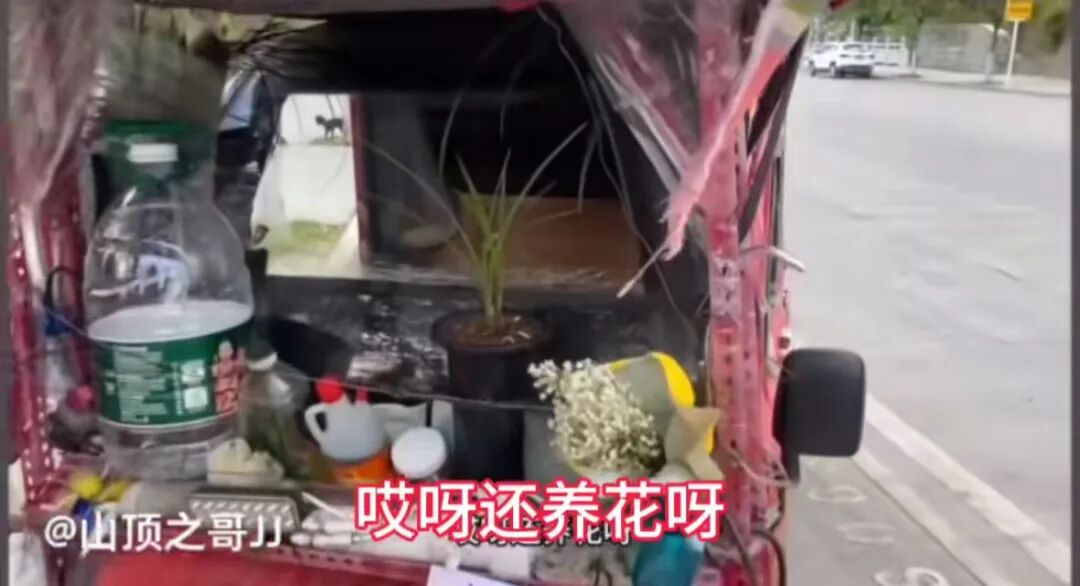 7年前考上央美的“励志保安哥”，如今怎么样了？