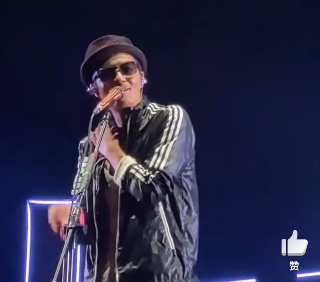 朴树演唱会状态不佳鞠躬道歉