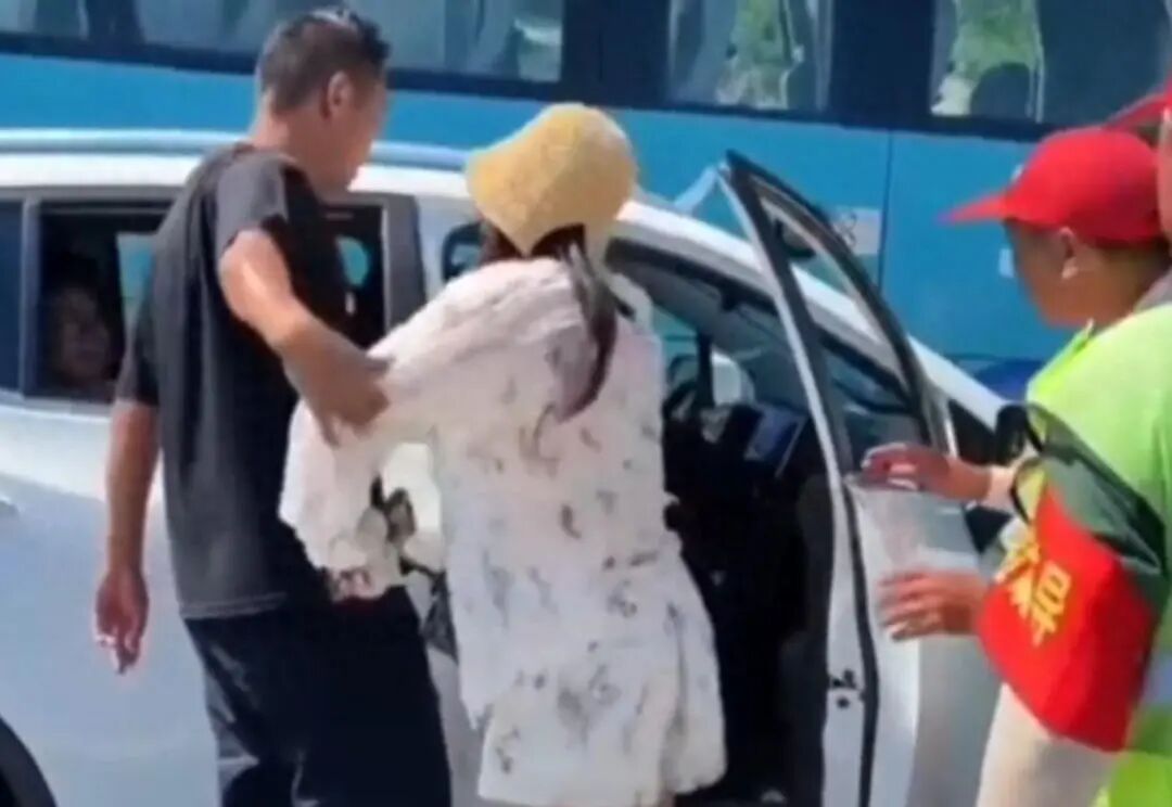 女子逆行殴打对向司机，律师：“还手就理亏”在法律上不成立