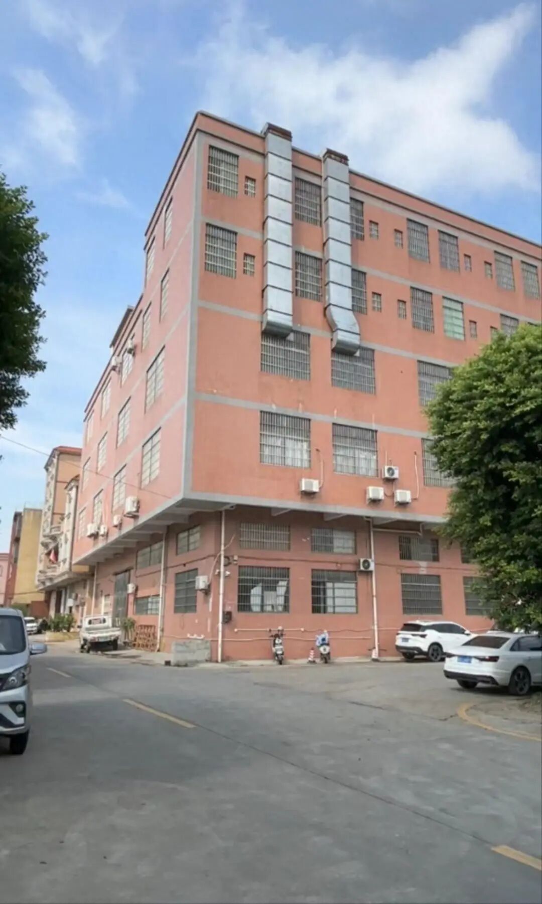 实探“美诚月饼”生产厂，保安称放假无人上班