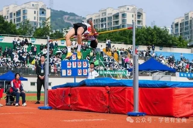 温州中专生化身锦鲤跳进浙江大学