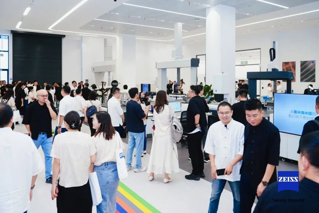 會議回顧丨聚勢謀遠(yuǎn)，共啟新程——華普通用參加2025蔡司經(jīng)銷商大會