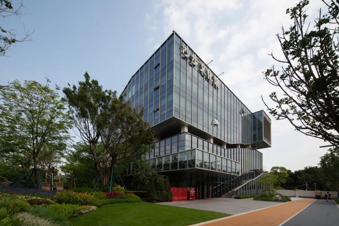 西校区提前建好 | 万科黄埔新城