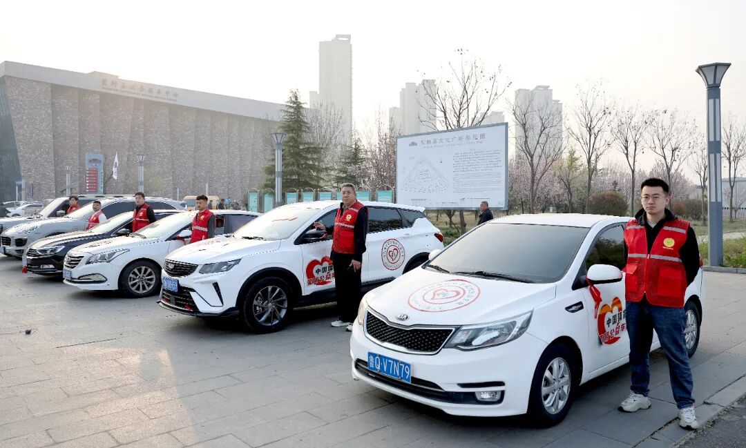 体彩蒙阴爱心车队为赛事提供志愿保障服务.jpg