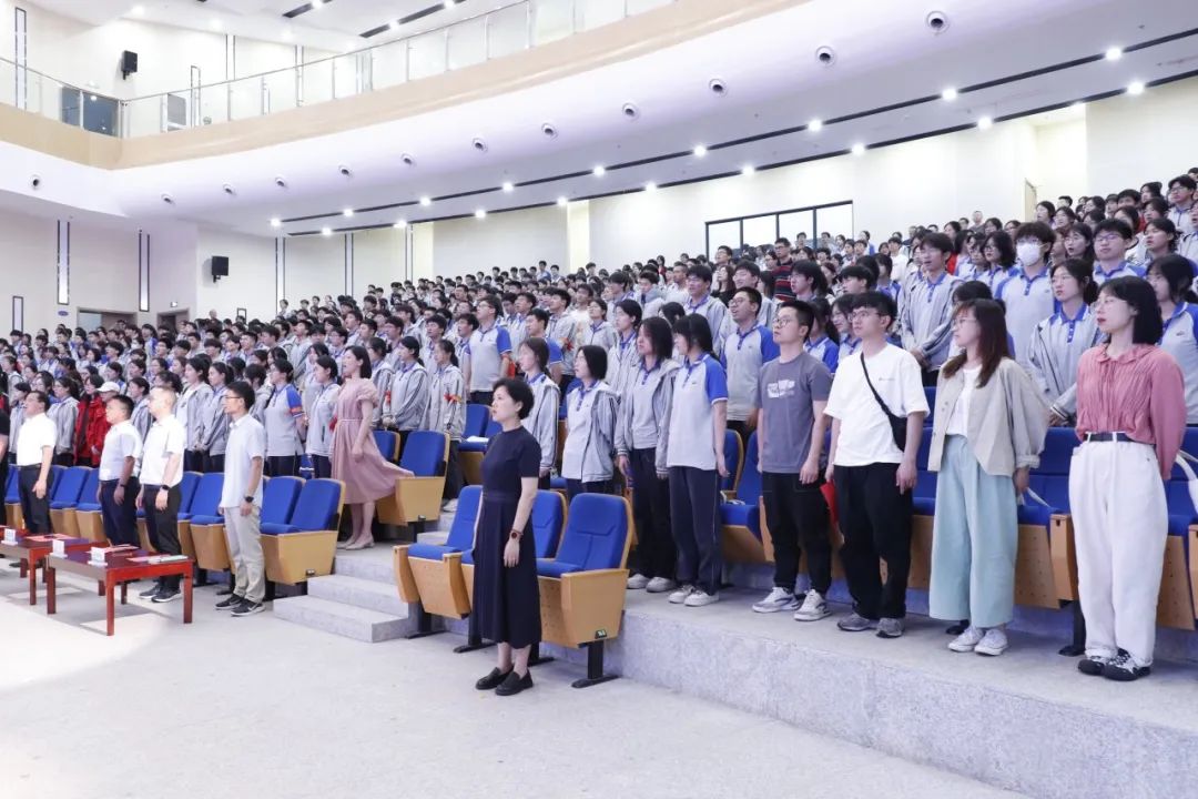 青春礼成 共谱华章 | 萧山十中举行2024届高三毕业典礼暨成人仪式