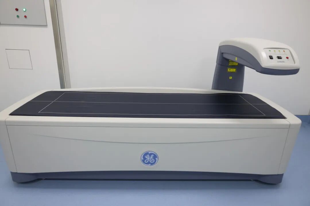 双能x骨密度检测仪为什么非得输入体重身高【再添“利器”】骨质疏松诊断“金标准”——我院引进高端双能X线骨密度仪_https://www.jmylbn.com_新闻资讯_第4张