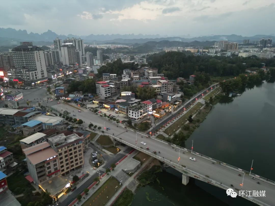 城區路面圖環江交通項目建設最大的困難是資金不足.