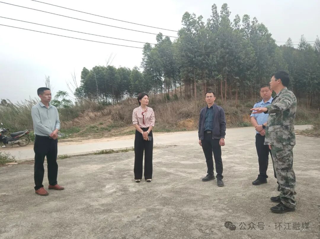 县长毛华慧开展巡河巡田巡林工作 - 政务动态 - 广西河池市环江毛南族