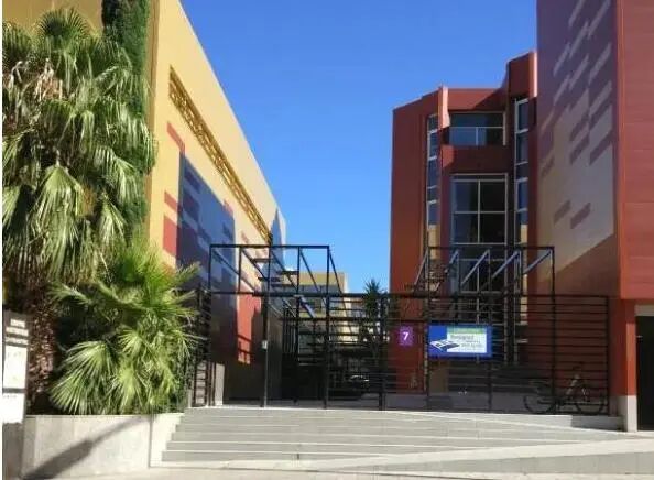 1850年建校,法国著名国立crr级别音乐学院之一,规模排名法国前三,地处