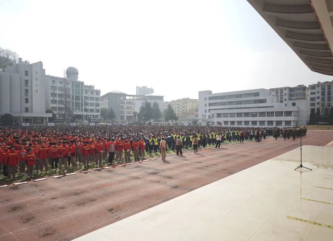 宜春实验中学举行2023-2024学年下学期第三周升旗仪式