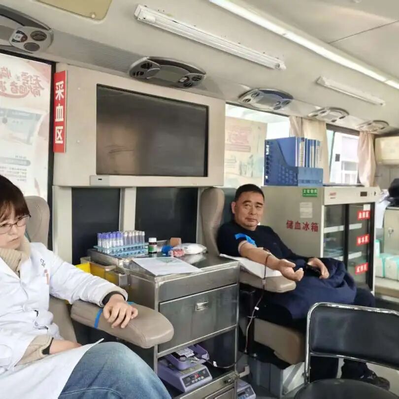 植树添绿意，献血传爱心——这个植树节，我们这样过！