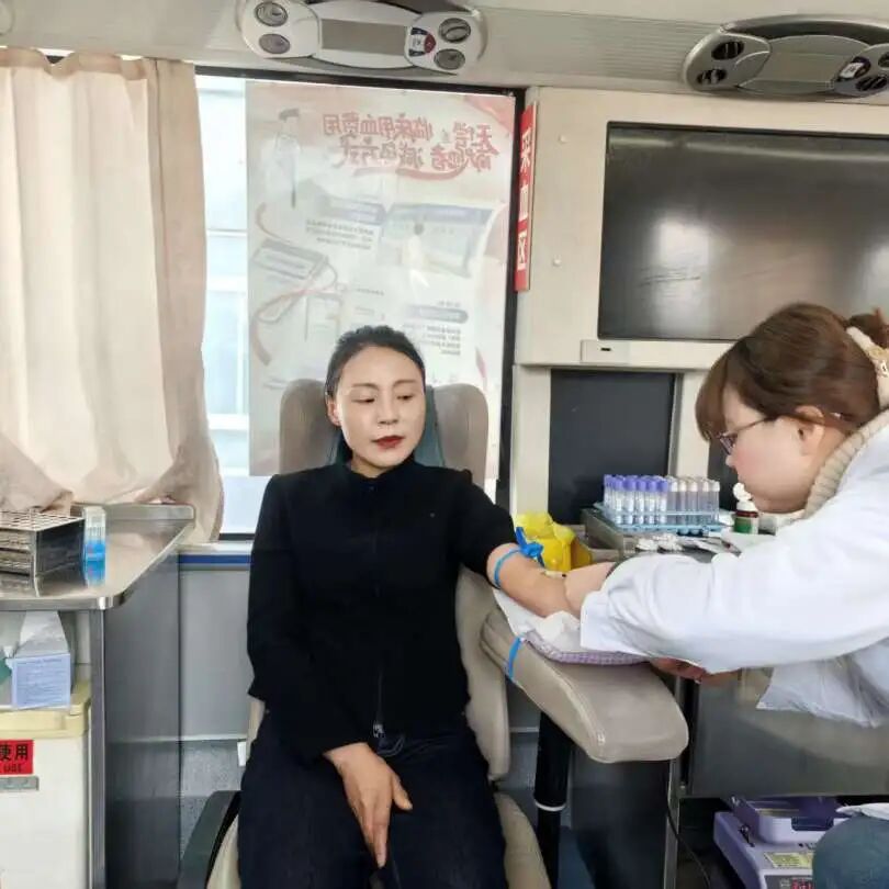 植树添绿意，献血传爱心——这个植树节，我们这样过！