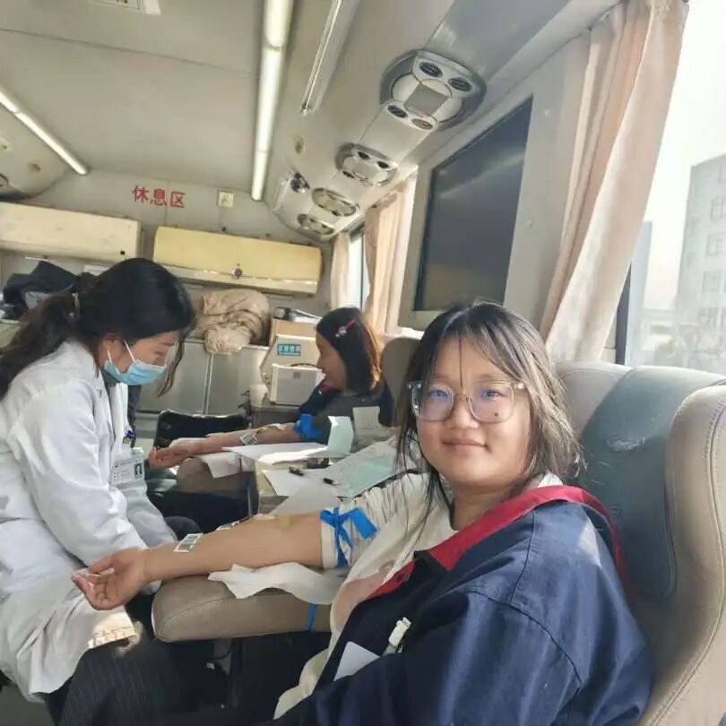 植树添绿意，献血传爱心——这个植树节，我们这样过！