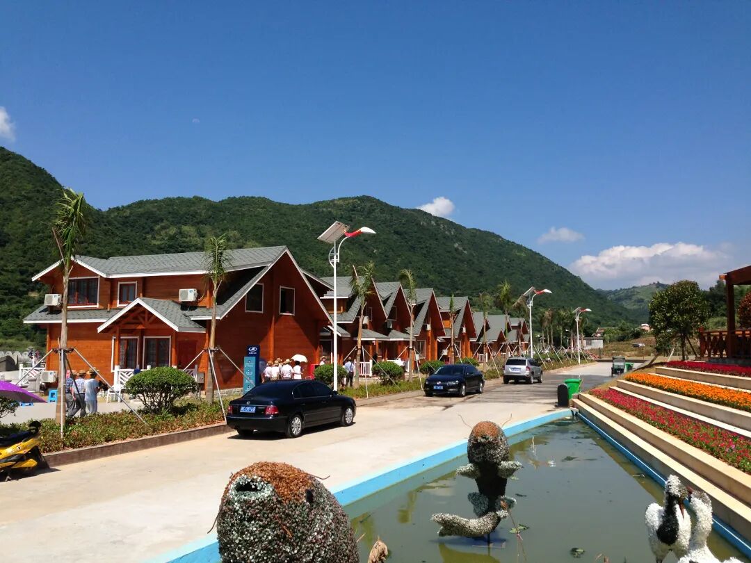 苍南还有两种乡间别墅,一是村集体或个人建设起来用来发展旅游民宿的