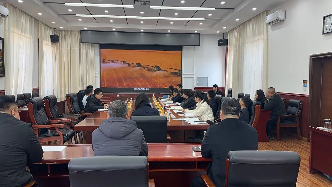 孙吴县人民政府与珠海华发汽车销售有限公司举行汽车出口项目座谈会