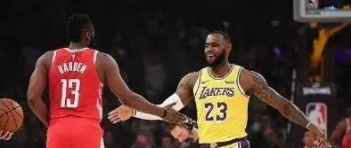 詹姆斯缺阵比赛，阴谋论不攻自破，湖人的季后赛赛程变幻莫测