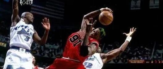 大本和罗德曼谁更能抢篮板？对比结果一边倒，没想到差距那么大