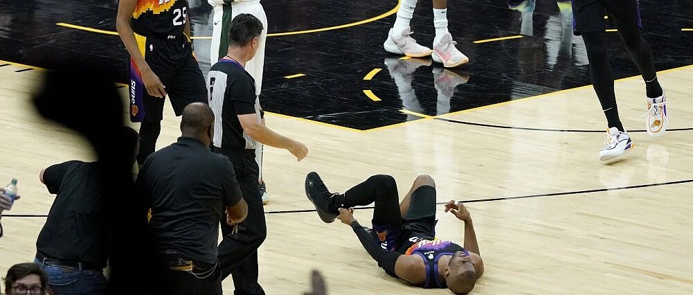 争议！保罗被垫脚痛苦倒地，大洛吃恶犯，现场放扎扎垫小卡名场面