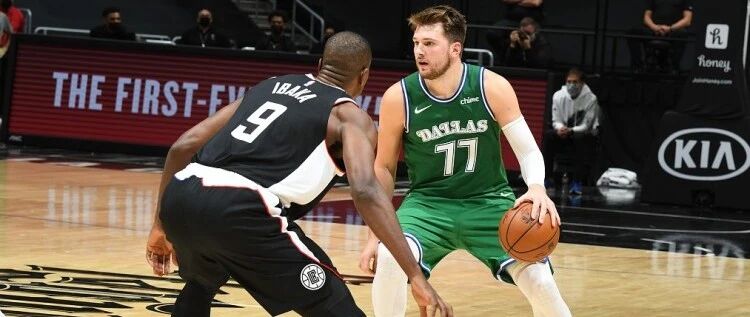 大爆冷！快船不孤单，4大强队纷纷输球，东部乱成一锅粥