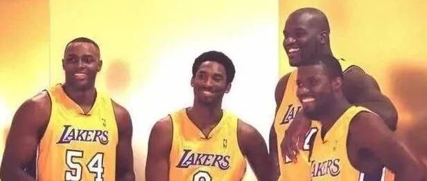 科比把正值巅峰的队友打到退役？这个传言，是时候被终结了