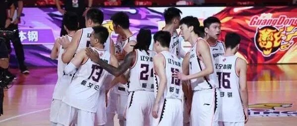 20分算个屁！杨鸣骂醒马丁内斯，第四节疯狂逆袭广东，解说：神了